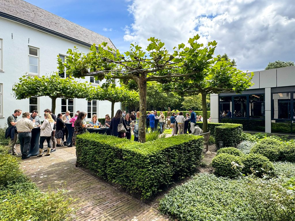 Vergaderen in het groen: dit is waarom natuur je beste collega is 1 Beurs congres